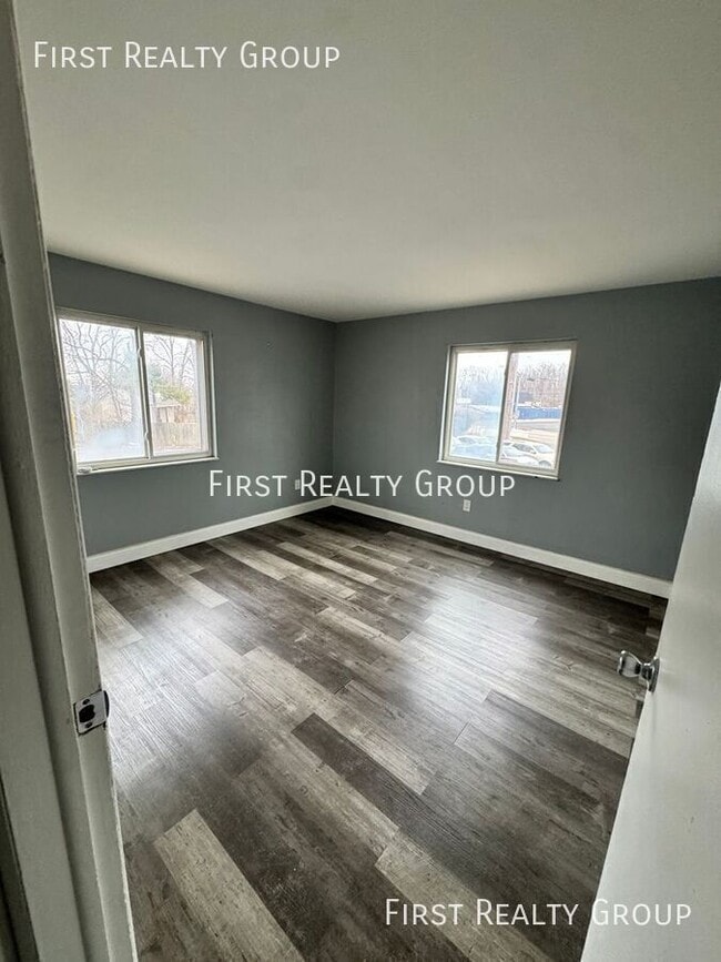 Building Photo - 5600 N Main St