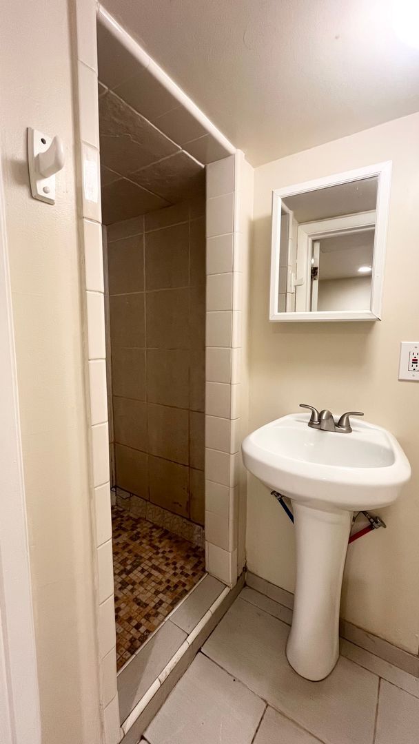 Building Photo - 2583-2585 S 700 E