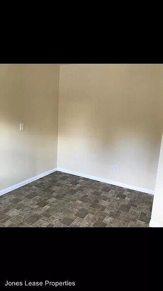 Building Photo - 508 12th St