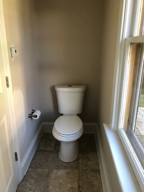 Building Photo - 1359 W Main St