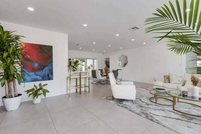 Building Photo - 1049 W Palmetto Park Rd