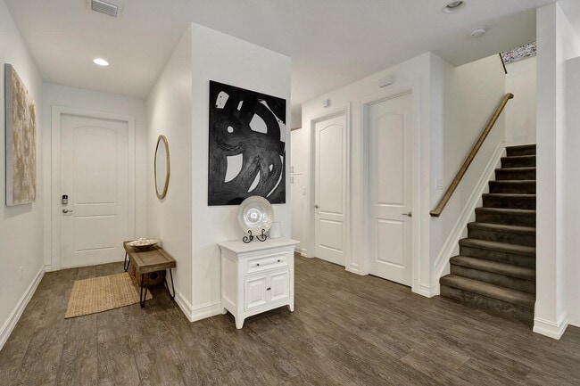 Building Photo - 100 NW 69th Cir