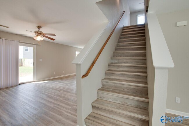 Building Photo - 128 Farmington Dr