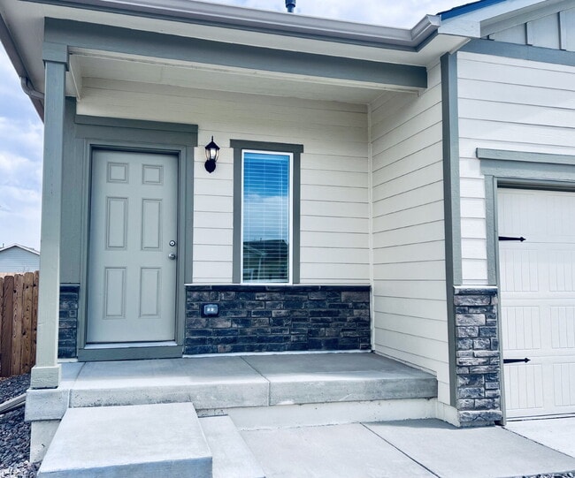 Building Photo - Charming Ranch Home in Bennett Crossing! Features 3 Beds/2 Baths and Large Fenced Backyard.