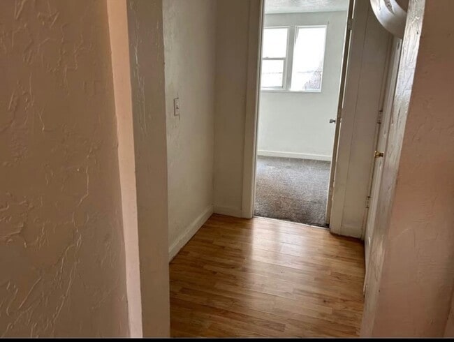 Building Photo - 443 E 300 N