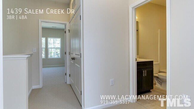 Building Photo - 1439 Salem Creek Dr