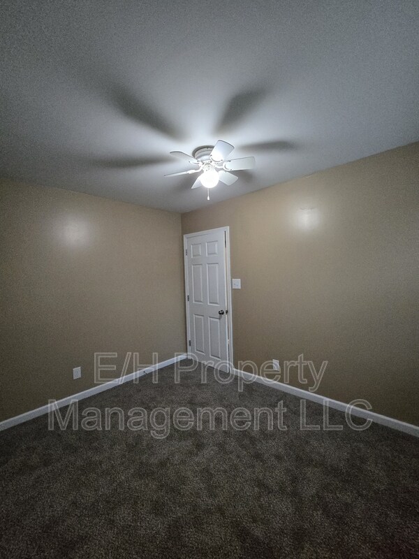 Building Photo - 635 N Andover Rd