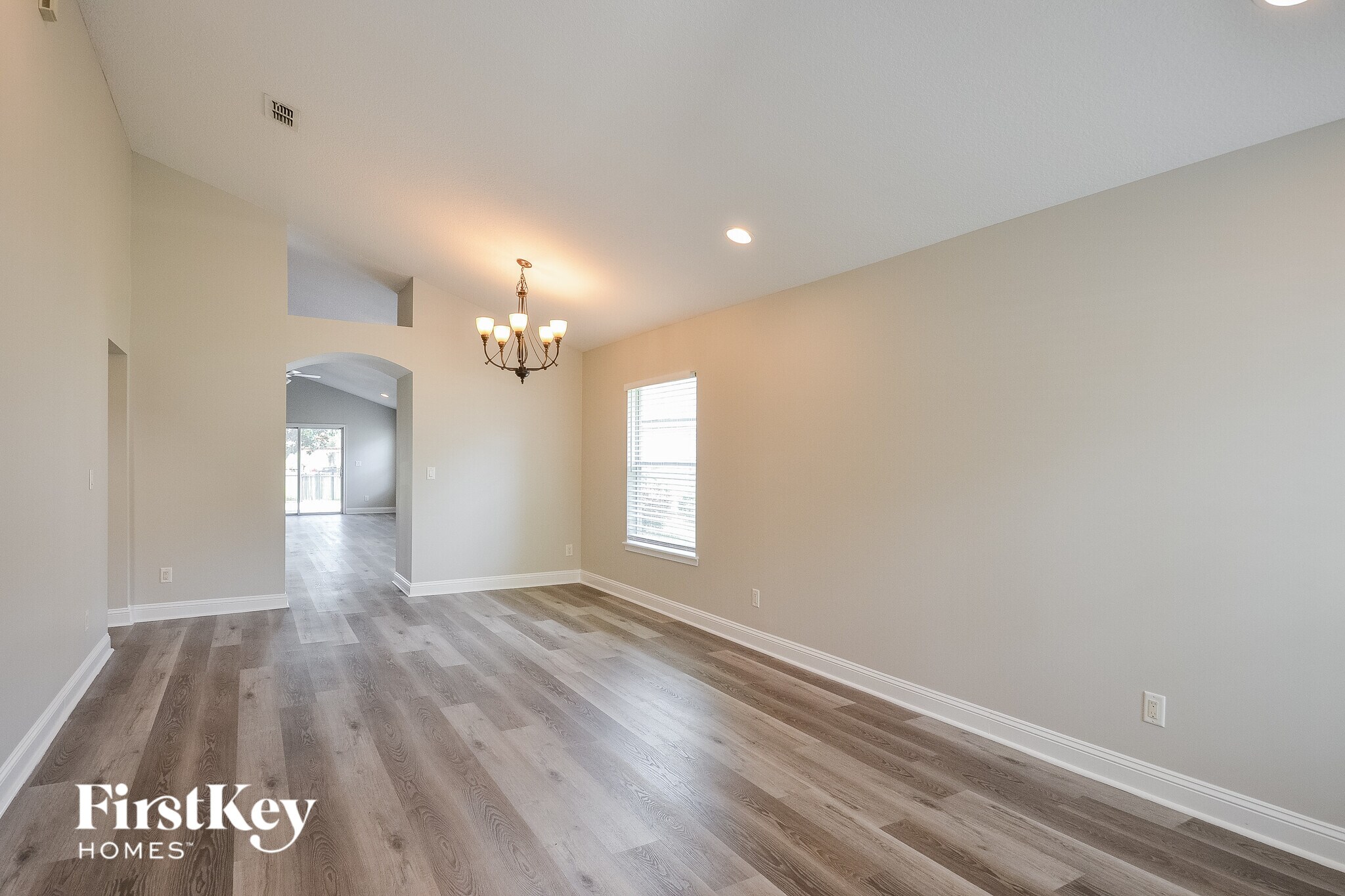 Building Photo - 14744 Falling Waters Dr