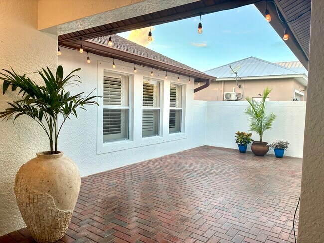 Building Photo - 26748 Morton Ave