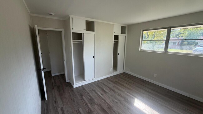 Building Photo - 9828 Omega Dr