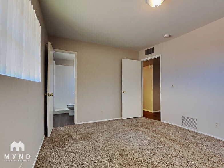 Building Photo - 3117 W Aster Dr