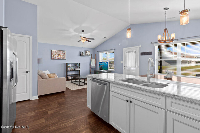 Building Photo - 244 Breakwater Dr