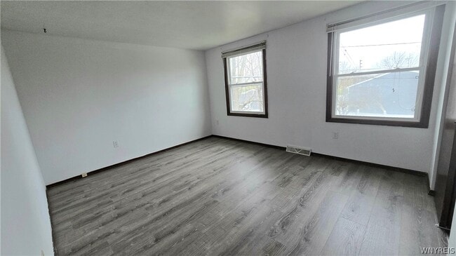 Building Photo - 182 Woodcrest Dr