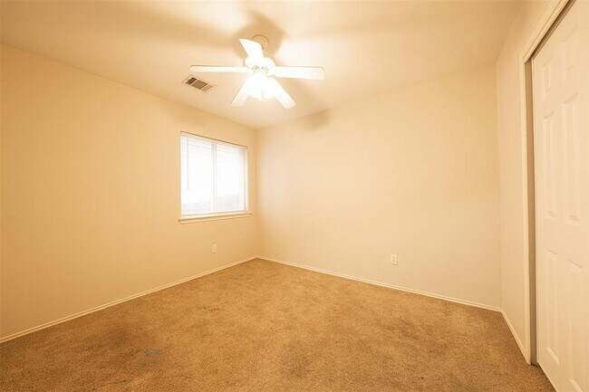 Building Photo - 3803 Top Rock Ln