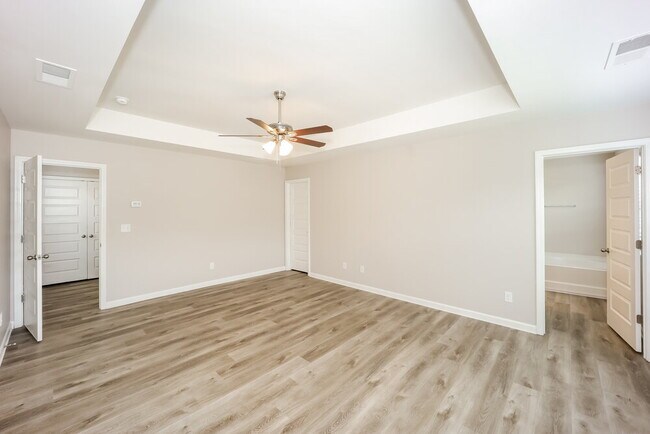 Building Photo - 1093 Lear Dr