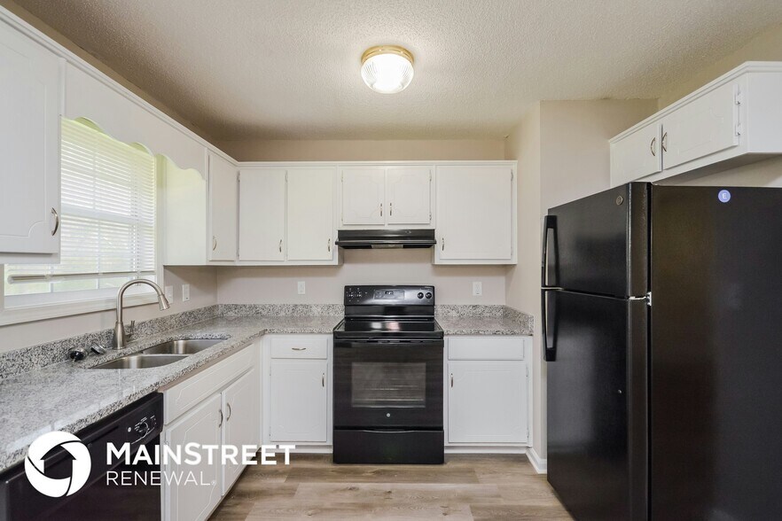 Building Photo - 10106 Stone St NW