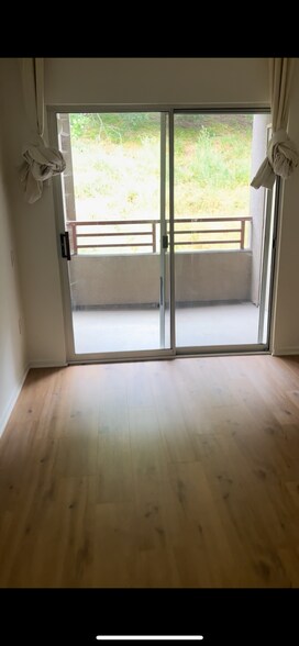 Building Photo - 320 Caldecott Ln