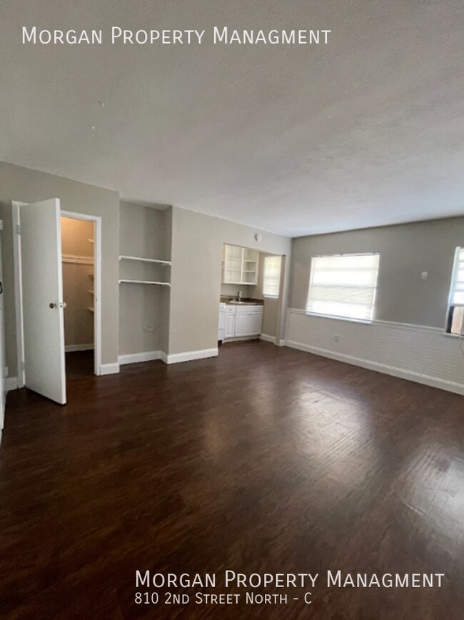 Building Photo - 810 2nd St N