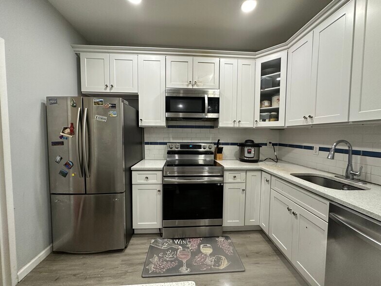 Building Photo - 75 LIBERTY Ave