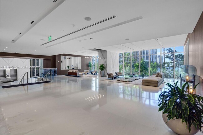 Building Photo - 300 Biscayne Blvd Way