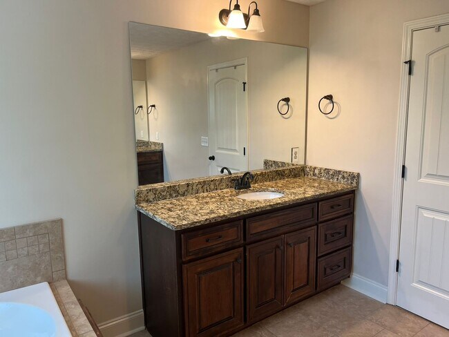 Building Photo - 1247 Cottage Pointe Ct