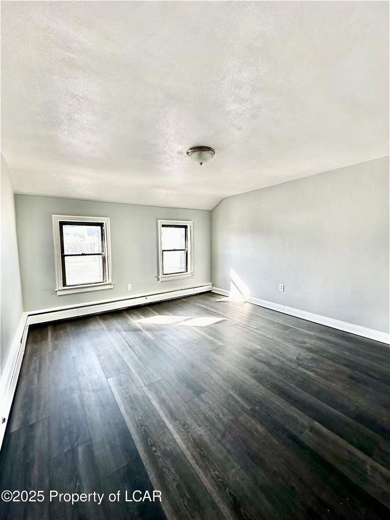 Building Photo - 164 N Washington St