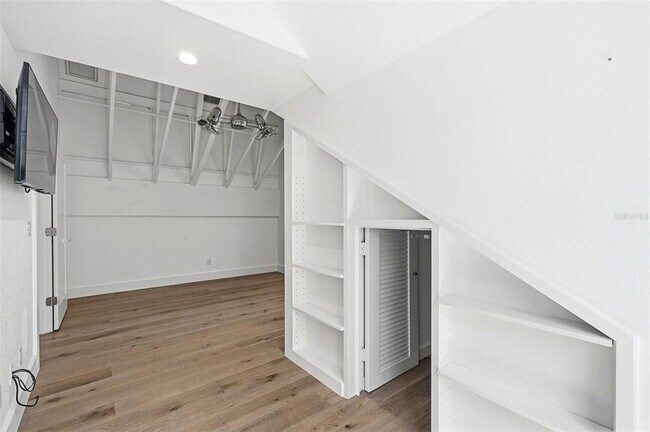 Building Photo - 141 Giralda Blvd NE