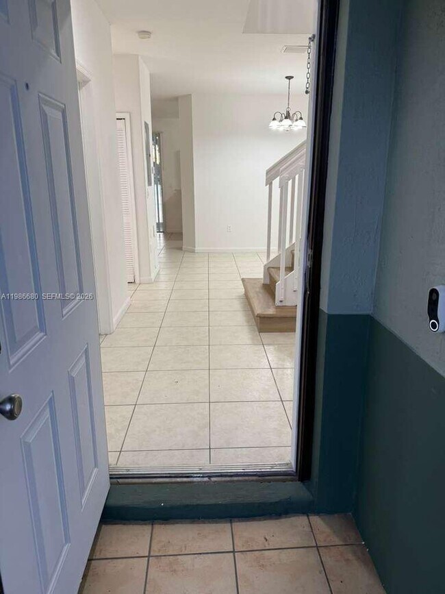 Building Photo - 2470 SE 15th Pl