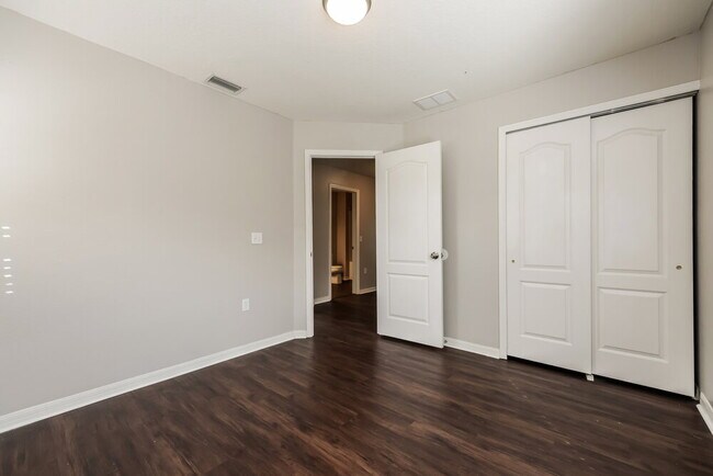 Building Photo - 19412 Timberbluff Dr