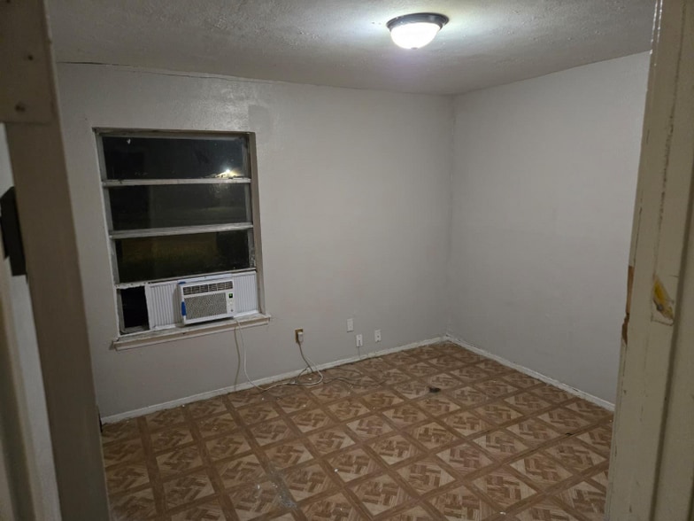 Building Photo - 1702 Novel Cir