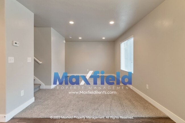 Building Photo - Immaculate 3BD, 3 BA, 2GA Draper townhome with super fast fiber internet