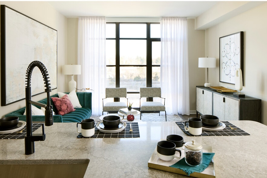 Interior Photo - Easton