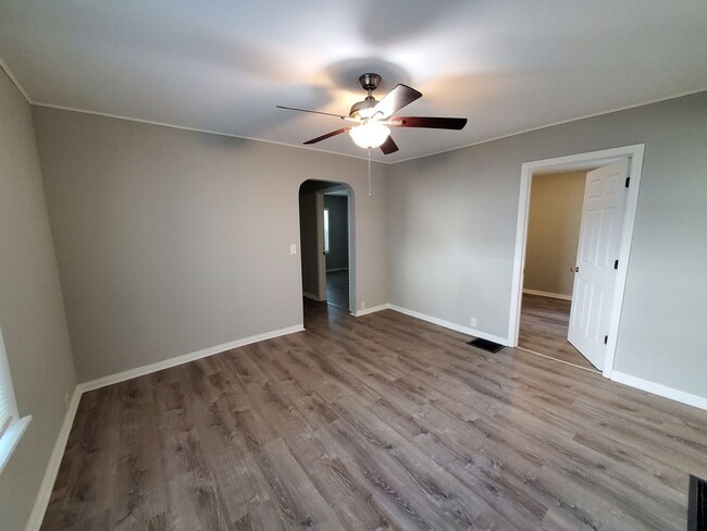 Building Photo - 5BR Home in Belknap Lookout, Walk to Downtown and Medical Mile