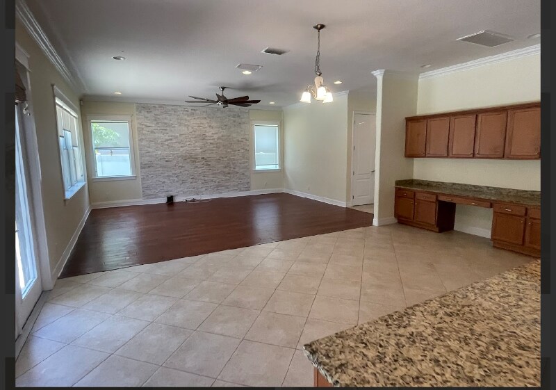 Building Photo - 10531 Mistflower Ln