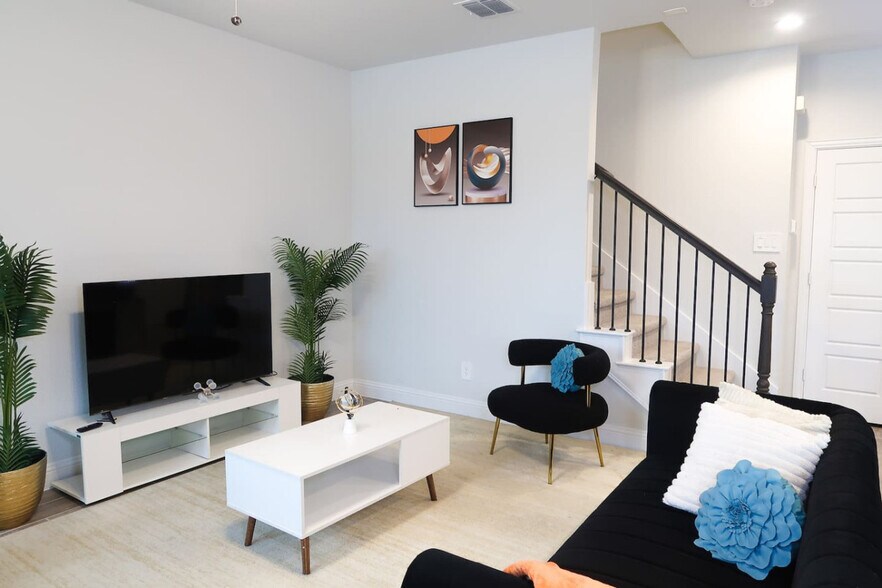 Building Photo - 6000 Bursey Rd