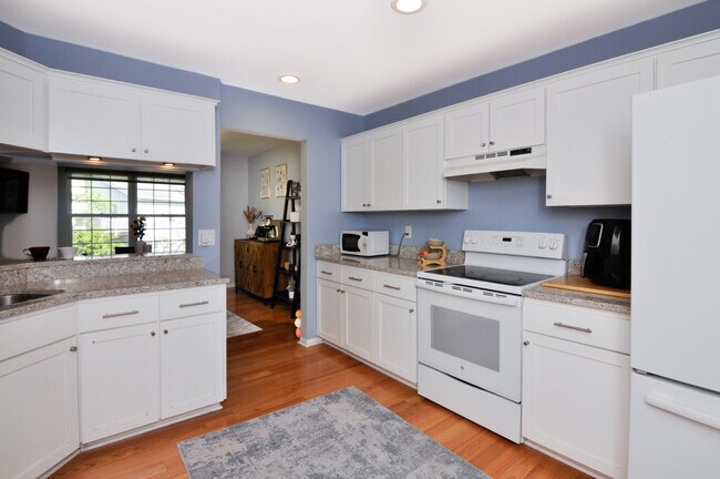 Building Photo - 4471 Hillside Ct