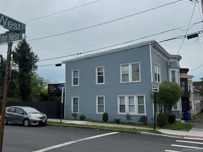 Building Photo - 18 West St
