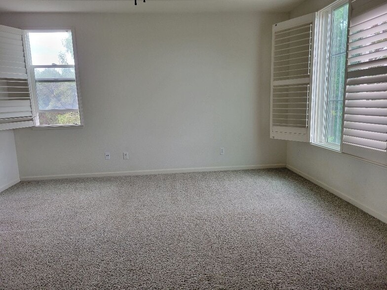 Building Photo - 1663 Eucalyptus Ct