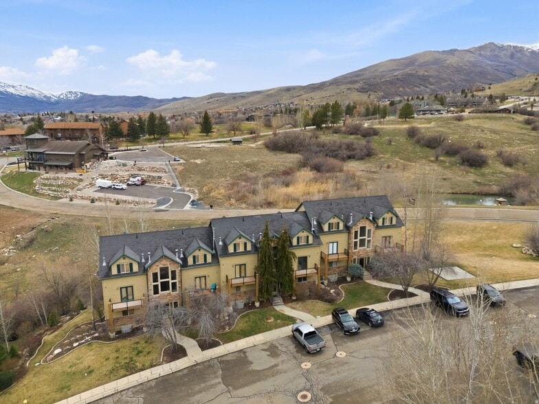 Building Photo - 3555 N Fox Run Dr