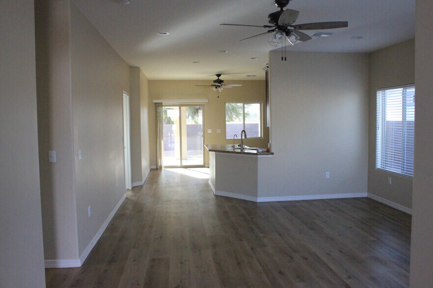 Building Photo - 9847 S Prescott Dr