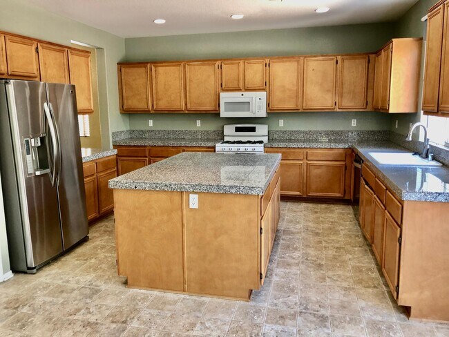 Building Photo - 24829 River Oak Ct