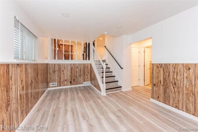 Building Photo - 29489 Geraldine Rd