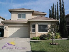 Building Photo - Bright 3 Bed 2.5 Bath 1,840 Sq. Ft. Fair Oaks Home