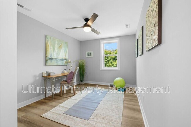 Building Photo - 610 N 10th St