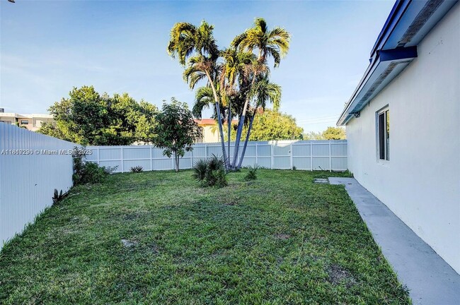 Building Photo - 2140 NE 169th Terrace