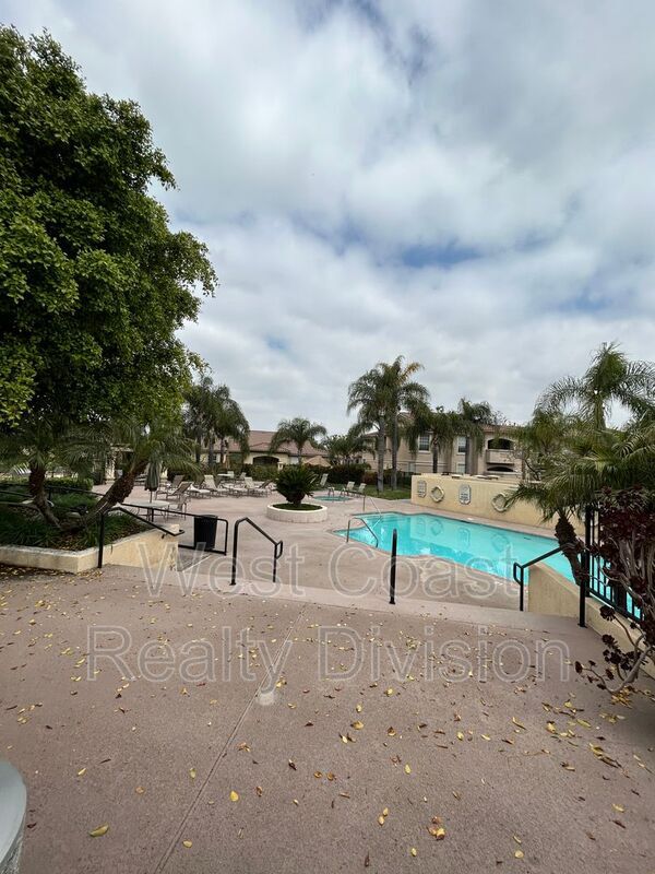 Building Photo - 375 Central Ave