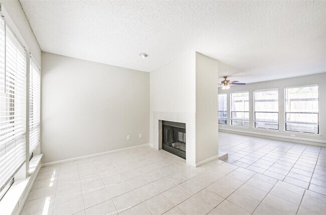 Building Photo - 2277 S Kirkwood Rd