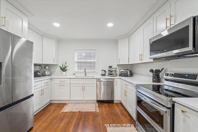 Building Photo - 1361 Poplar Ridge Dr