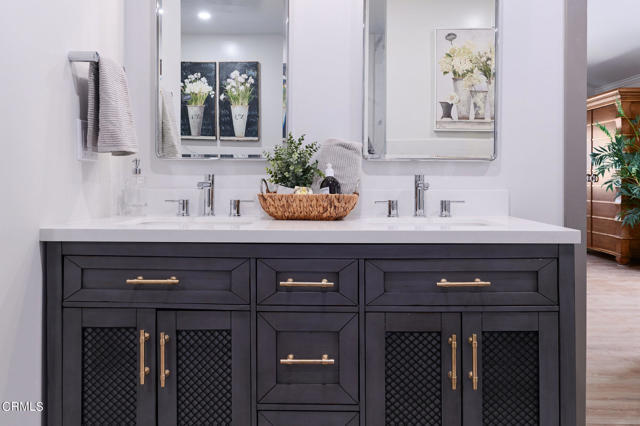 Building Photo - 50 Lori Ln