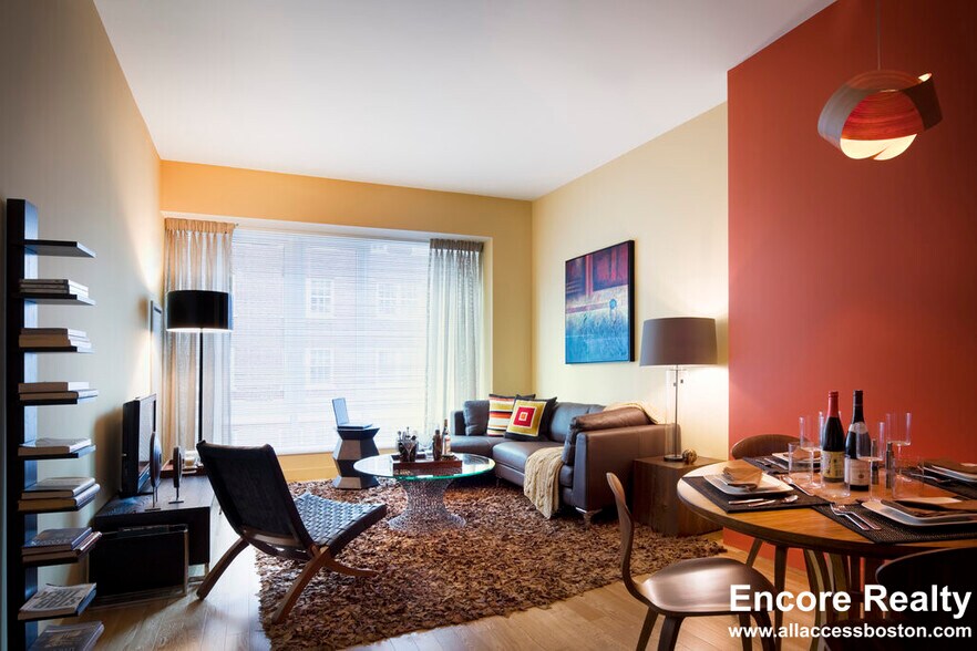 Building Photo - 135 Clarendon St